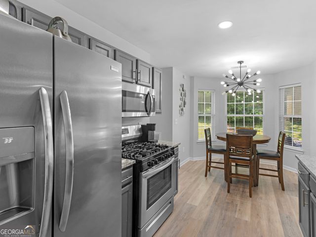 1132 Oak Hollow Lane, Hampton, GA 30228