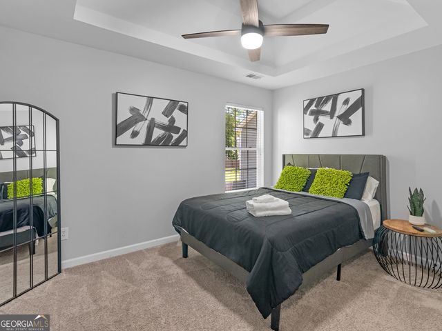 1132 Oak Hollow Lane, Hampton, GA 30228