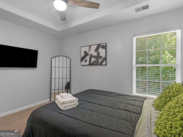 1132 Oak Hollow Lane, Hampton, GA 30228