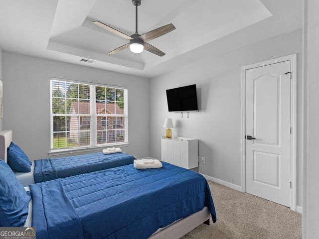 1132 Oak Hollow Lane, Hampton, GA 30228