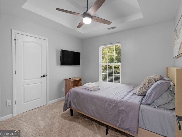 1132 Oak Hollow Lane, Hampton, GA 30228