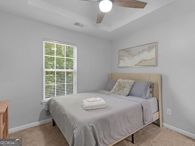 1132 Oak Hollow Lane, Hampton, GA 30228