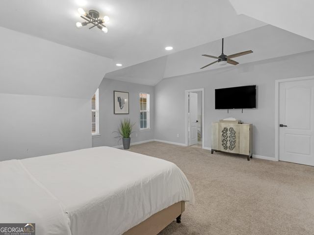 1132 Oak Hollow Lane, Hampton, GA 30228