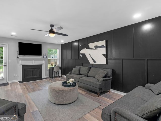 1132 Oak Hollow Lane, Hampton, GA 30228
