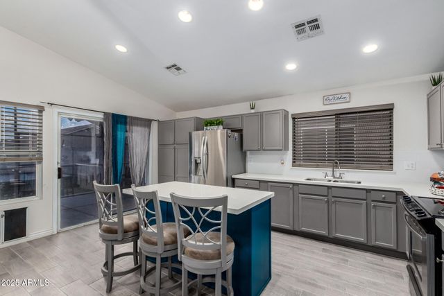 10509 W READE Avenue, Glendale, AZ 85307