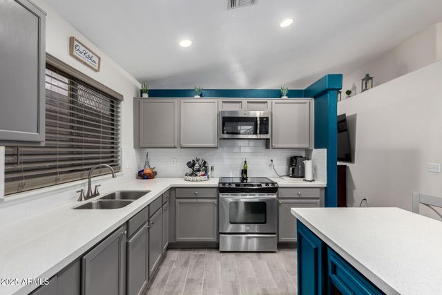 10509 W READE Avenue, Glendale, AZ 85307