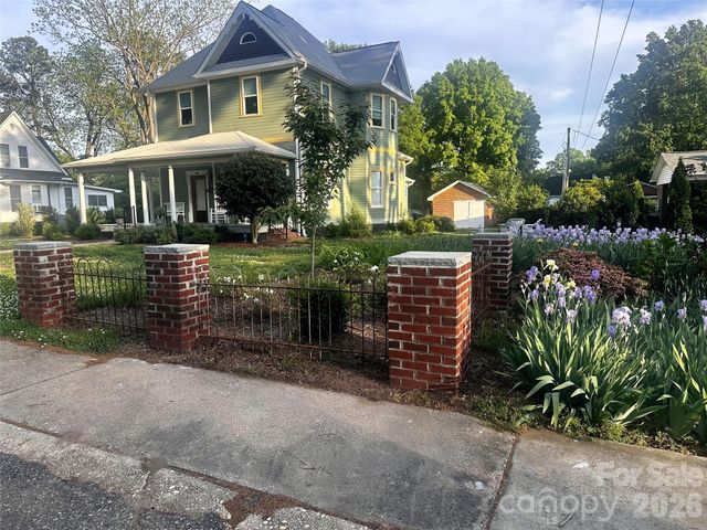 207 W Academy Street, Cherryville, NC 28021