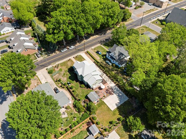 207 W Academy Street, Cherryville, NC 28021