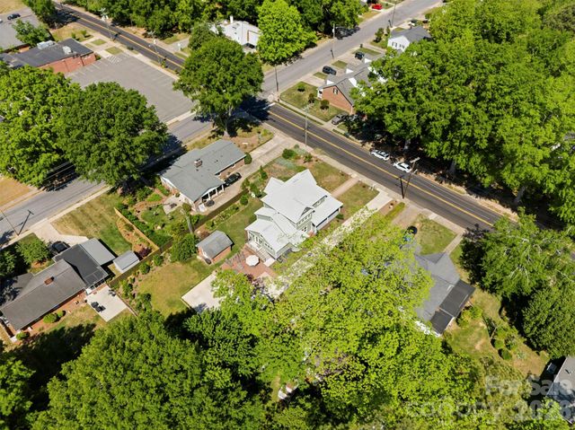 207 W Academy Street, Cherryville, NC 28021