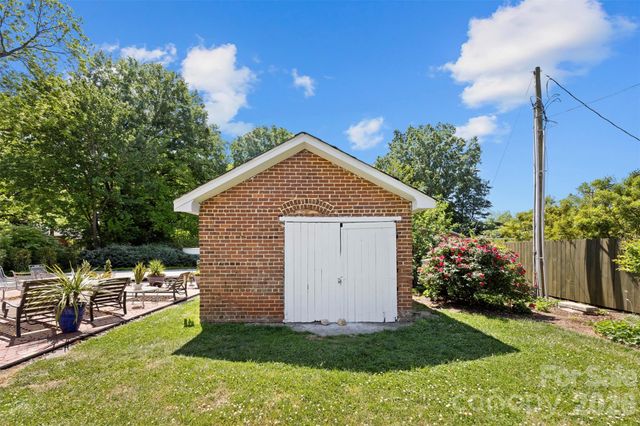 207 W Academy Street, Cherryville, NC 28021