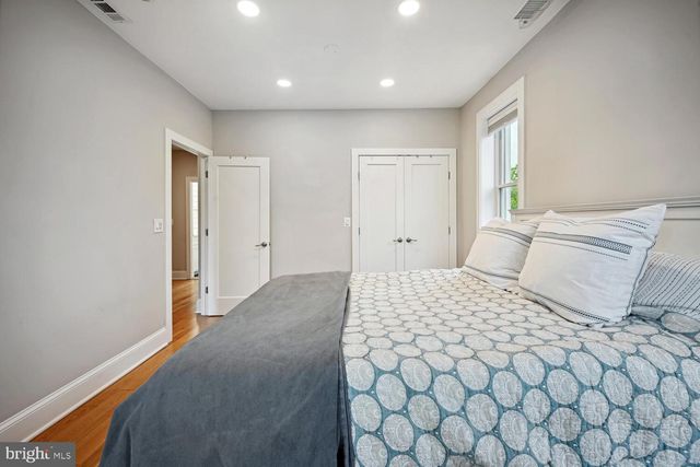 522 F ST NE, Washington, DC 20002