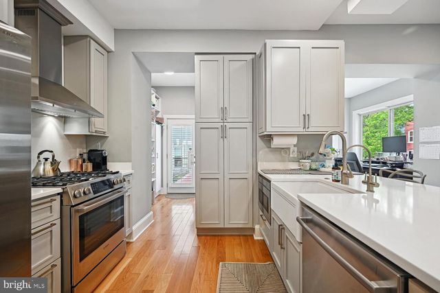 522 F ST NE, Washington, DC 20002