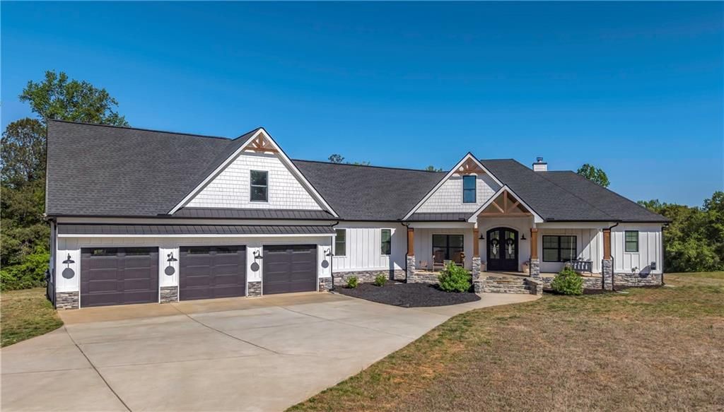 2392 Welcome Road, Roopville, GA 30170