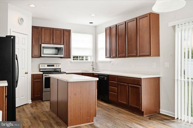27 SPARKLING BROOK RD, Ranson, WV 25438