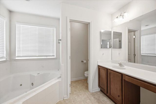 27 SPARKLING BROOK RD, Ranson, WV 25438