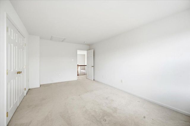 27 SPARKLING BROOK RD, Ranson, WV 25438