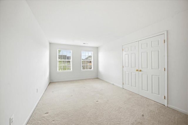 27 SPARKLING BROOK RD, Ranson, WV 25438