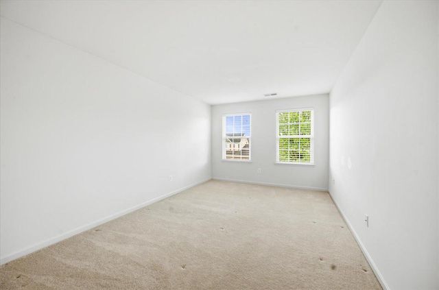 27 SPARKLING BROOK RD, Ranson, WV 25438
