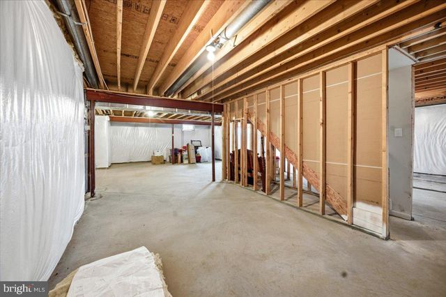 27 SPARKLING BROOK RD, Ranson, WV 25438