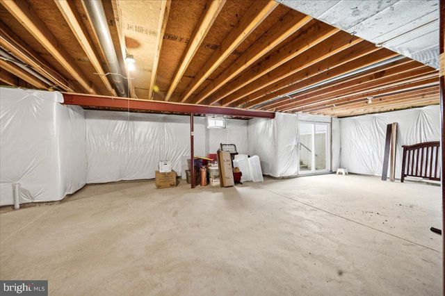 27 SPARKLING BROOK RD, Ranson, WV 25438