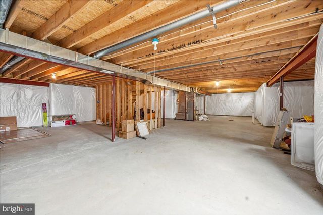 27 SPARKLING BROOK RD, Ranson, WV 25438