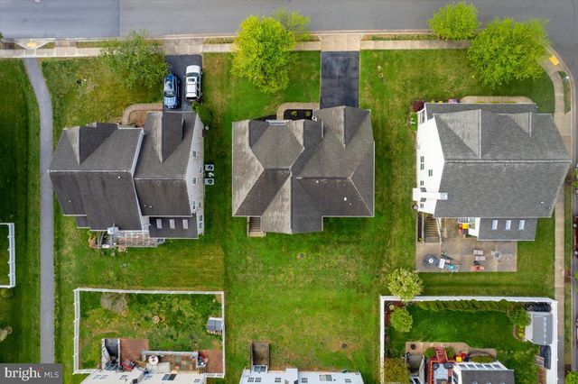 27 SPARKLING BROOK RD, Ranson, WV 25438