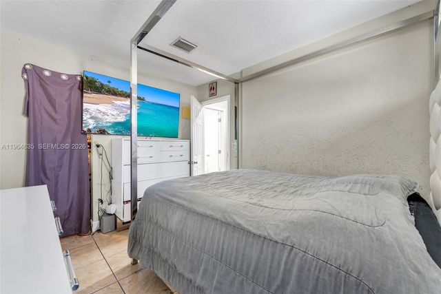 19137 NW 47th Ave, Miami Gardens, FL 33055