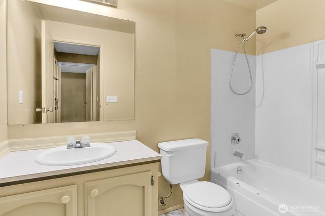 820 Cady Road #H202, Everett, WA 98203