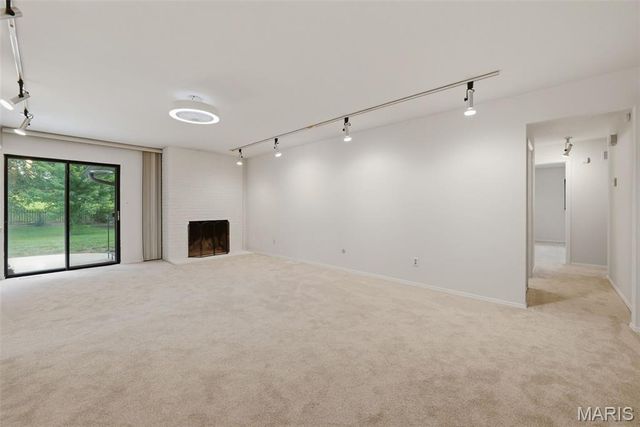 1538 Woodroyal West Drive, Chesterfield, MO 63017
