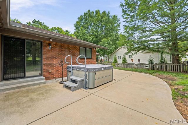 1538 Woodroyal West Drive, Chesterfield, MO 63017