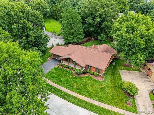 1538 Woodroyal West Drive, Chesterfield, MO 63017