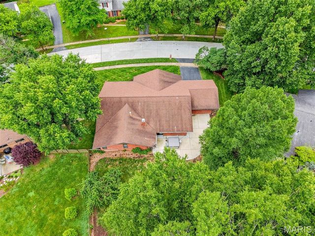 1538 Woodroyal West Drive, Chesterfield, MO 63017