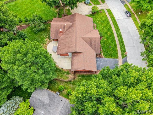 1538 Woodroyal West Drive, Chesterfield, MO 63017