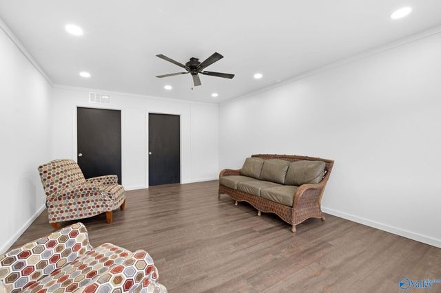 627 Gunter Avenue, Guntersville, AL 35976