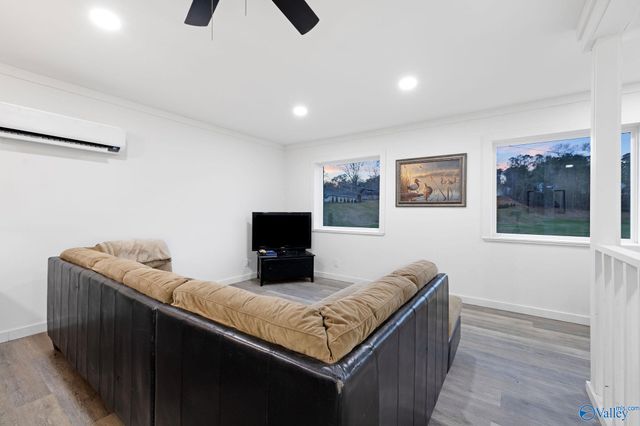 627 Gunter Avenue, Guntersville, AL 35976