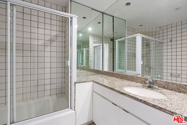 1131 Alta Loma Road 305, West Hollywood, CA 90069