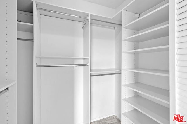 1131 Alta Loma Road 305, West Hollywood, CA 90069