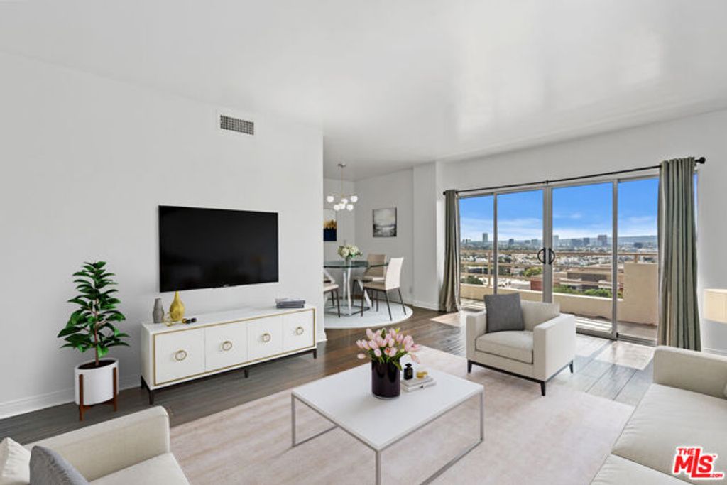 1131 Alta Loma Road 305, West Hollywood, CA 90069