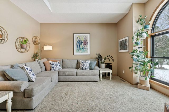 16862 Illinois Avenue, Lakeville, MN 55044