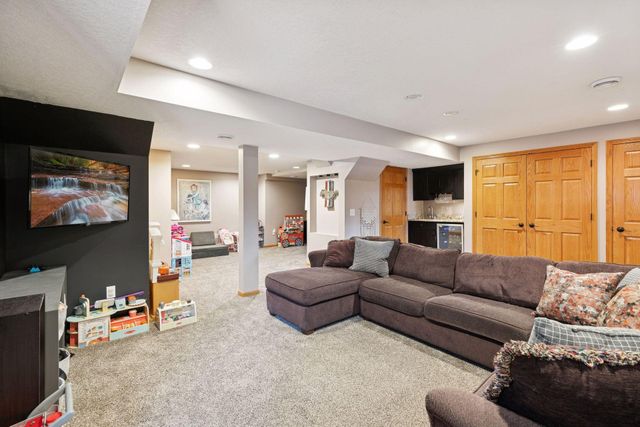 16862 Illinois Avenue, Lakeville, MN 55044