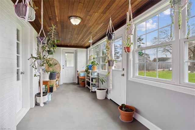 122 Chichester AVE, Hampton, VA 23669