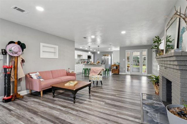 122 Chichester AVE, Hampton, VA 23669