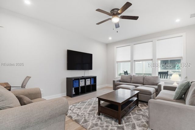 11 Hammock Breeze Way, Hilton Head Island, SC 29926