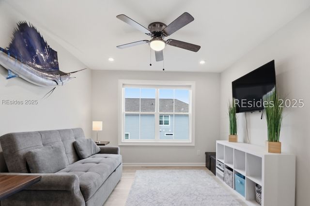 11 Hammock Breeze Way, Hilton Head Island, SC 29926