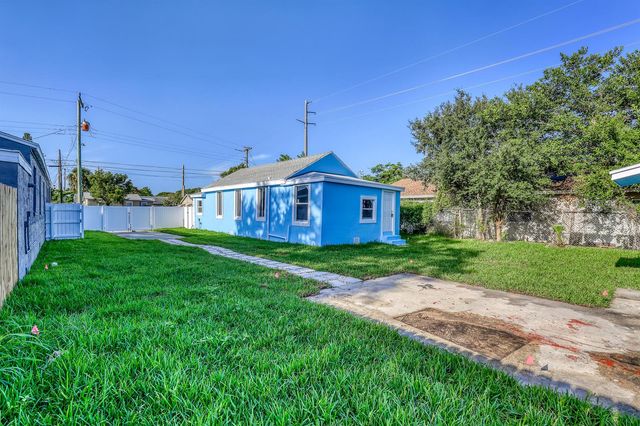180 W 15th Street, Riviera Beach, FL 33404