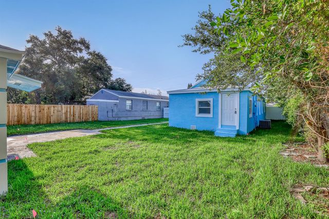 180 W 15th Street, Riviera Beach, FL 33404