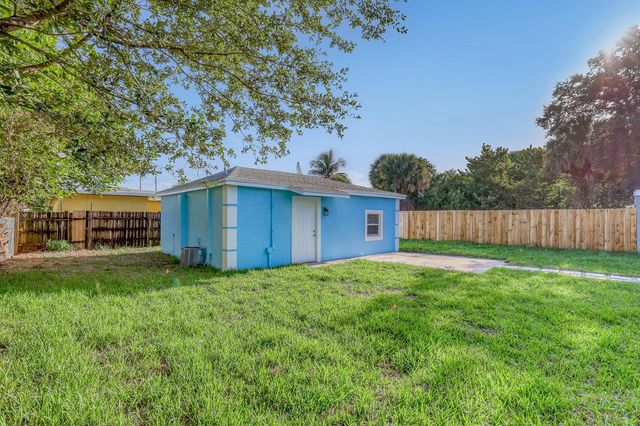 180 W 15th Street, Riviera Beach, FL 33404