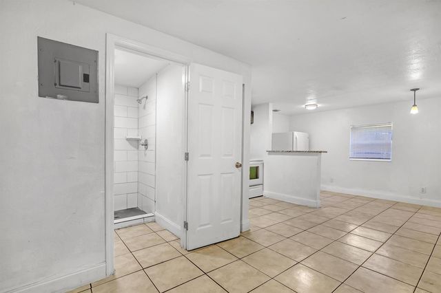 180 W 15th Street, Riviera Beach, FL 33404