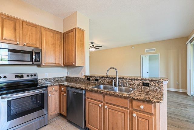 102 Casa Bella Ln, St Augustine, FL 32086