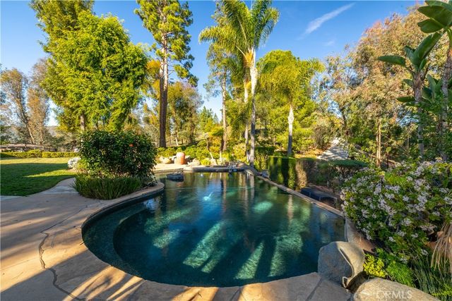 24105 Carancho Road, Temecula, CA 92590